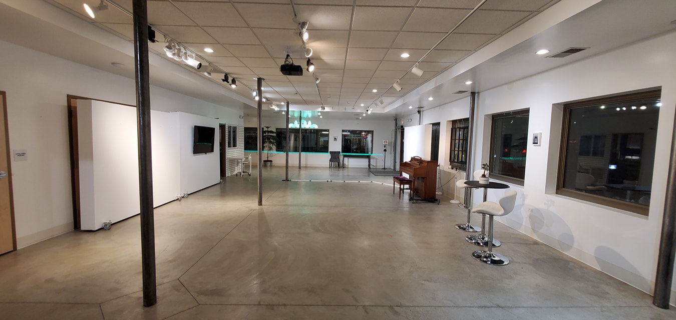 the gallery shown empty